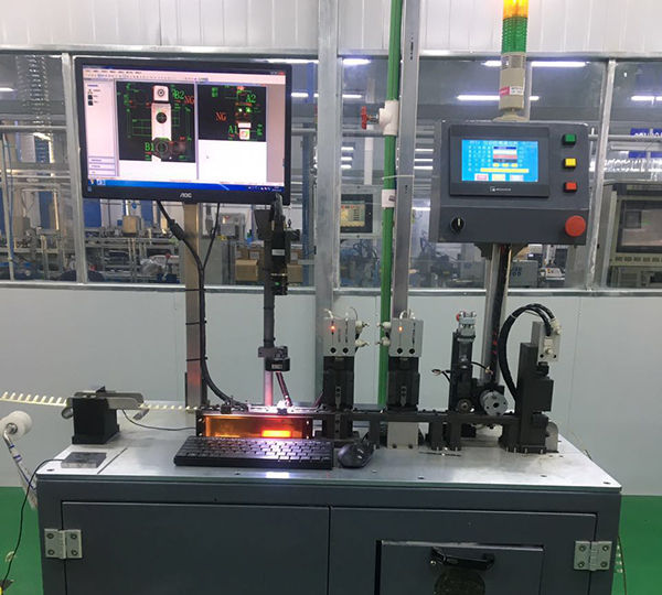 CCD visual inspection cutting machine